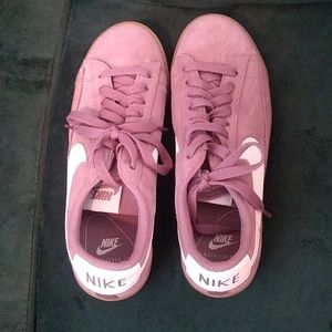 Nike, size 7, light purple, suede sneakers